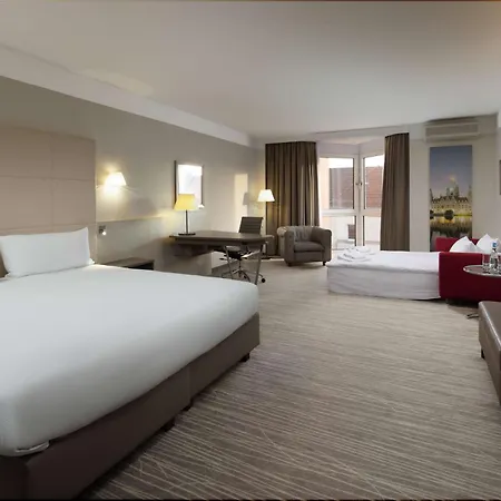 Doubletree By Hilton Schweizerhof Готель 4*