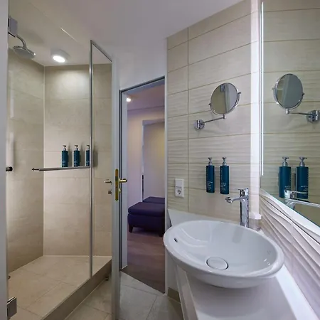 Doubletree By Hilton Schweizerhof 4* הנובר
