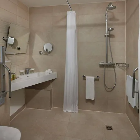 מלון Doubletree By Hilton Schweizerhof