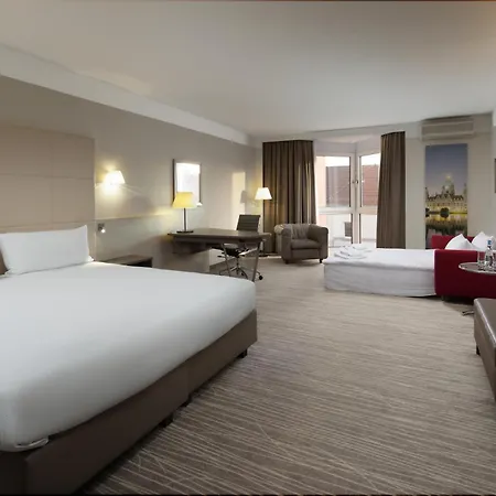 מלון Doubletree By Hilton Schweizerhof